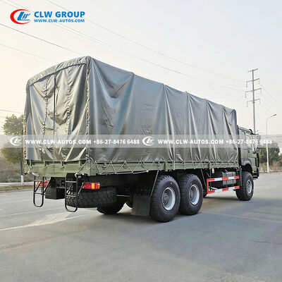 Sinotruk HOWO 6x6 All-Wheel Drive Troop Carrier Truck with 371HP Diesel Engine for 30 Personnel Transport