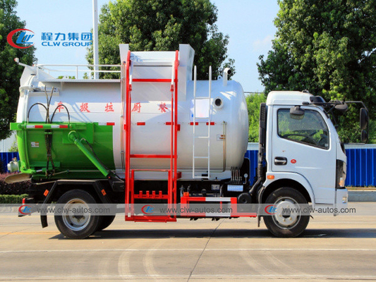 6cbm 6000liters 3tonの側面の積込み機のバケツの持ち上がるトラックの台所trushの輸送のトラック